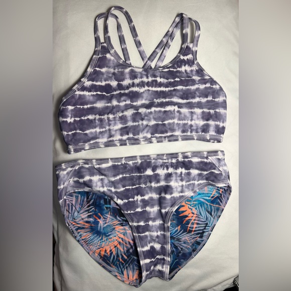 Athleta reversible bikini. - Picture 4 of 12